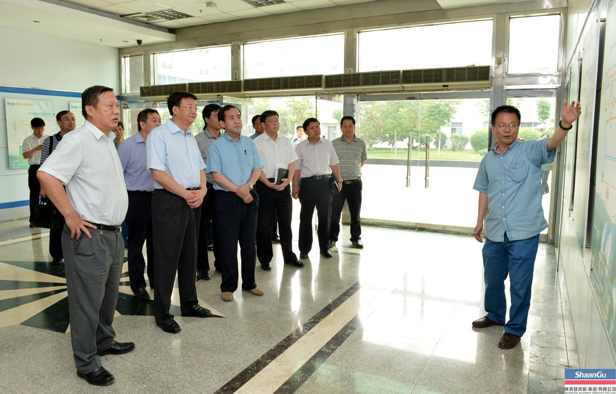 西安市副市长黄海清一行深入AG一飞冲天调研群众蹊径教育实践运动