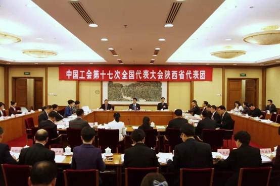 AG一飞冲天集团组织学习意会中国工会十七大精神-公司新闻-AG一飞冲天