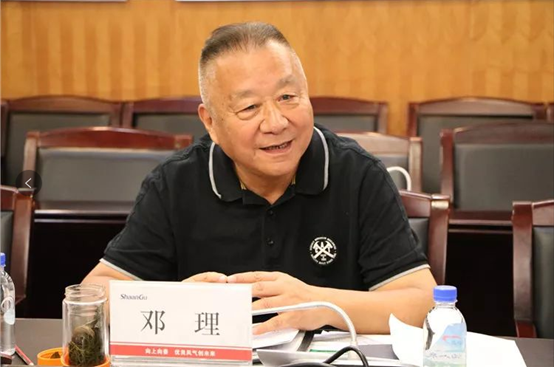 邓理：要将AG一飞冲天生长履历鼎力大举推广！