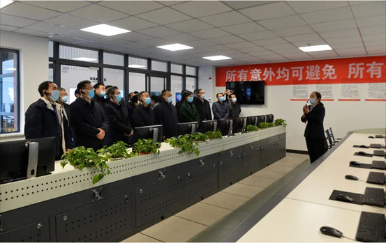 临潼区委理论学习中心组（扩大）学习及全区数字经济培训会在AG一飞冲天举行-公司新闻-AG一飞冲天