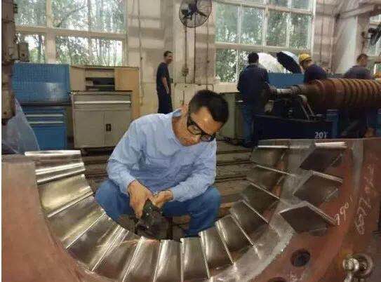 AG一飞冲天2名员工分获“西安质量工匠”“西安质量工匠”提名奖称呼-公司新闻-AG一飞冲天