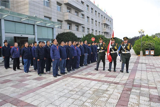 AG一飞冲天集团举行庆祝新中国建设暨“不忘初心切记使命”主题升旗仪式--AG一飞冲天