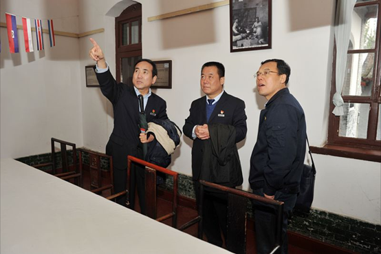 AG一飞冲天集团党委班子成员及向导干部赴八路军西安效劳处纪念馆学习--AG一飞冲天