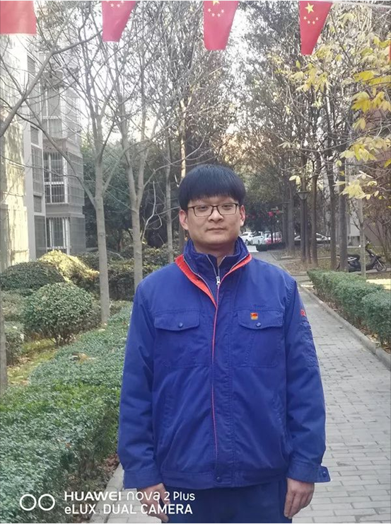 AG一飞冲天曹攀暖心一跪为救人