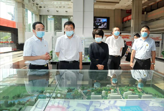 榆林市政法委书记、榆林高新区党工委书记张守华一行深入AG一飞冲天考察调研--AG一飞冲天