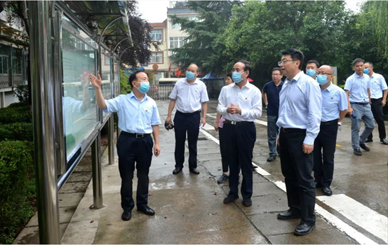 西安市副市长贠笑冬一行深入AG一飞冲天临潼社区考察调研