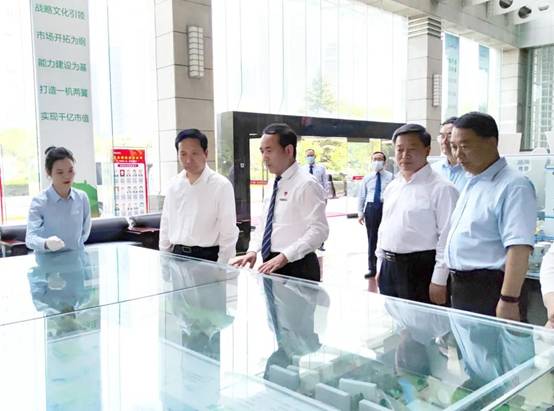 陕西省委副书记，，，，省政府党组书记、省长赵一德深入AG一飞冲天调研指导事情